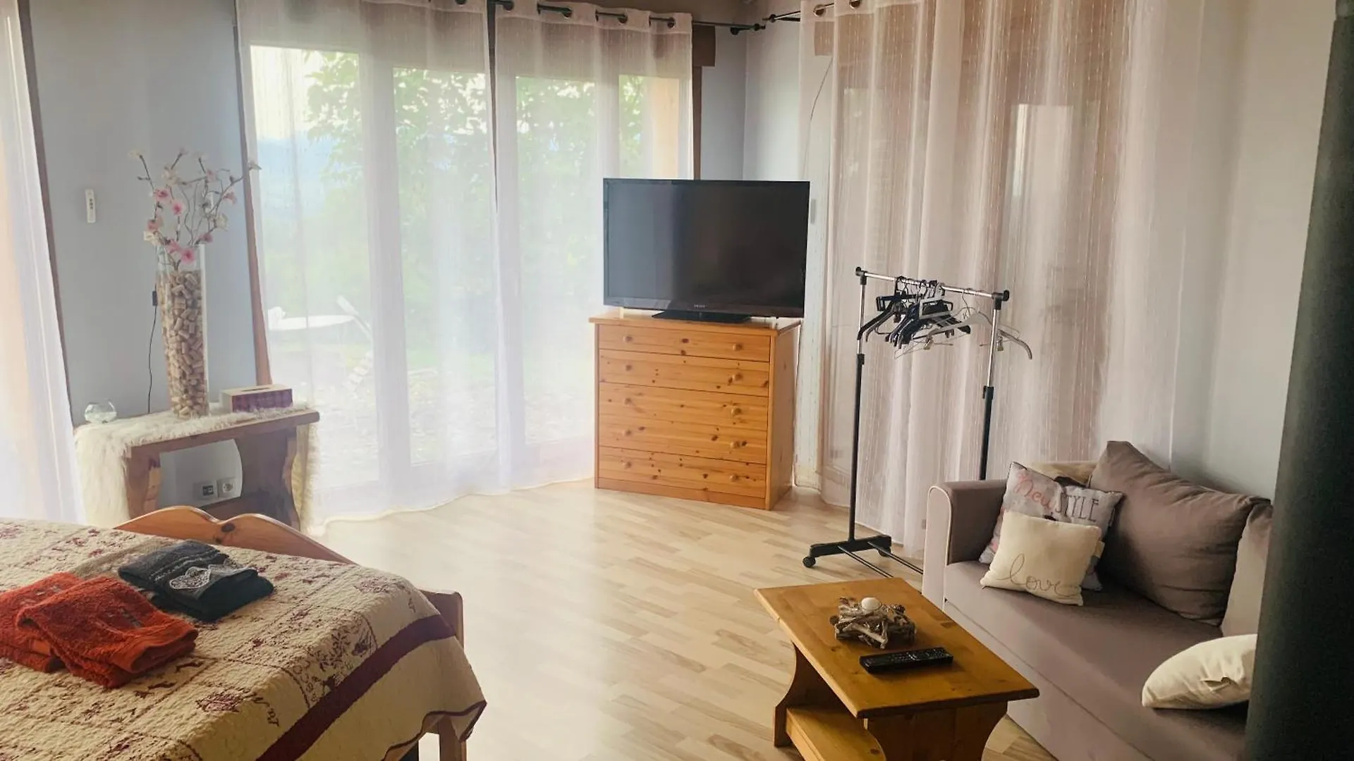 Belle Vue Apartment Pers-Jussy France